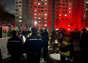 파주 아동동 아파트서 불, 5명 중·경상
