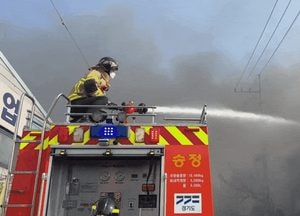 화성 자동차부품 공장서 불, 4시간32분만에 진화