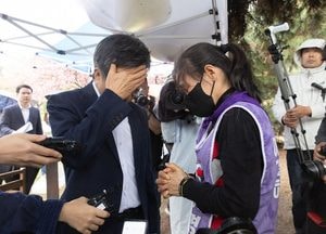 10.29. 진실버스 현장 방문한 "김동연 지사...진실 규명에 힘 보탤 것, 유가족 위로"