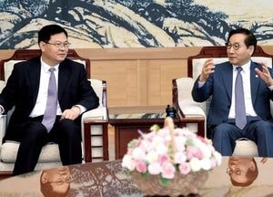 닮은꼴 인천·中 칭다오, 협력 ‘공감’...유정복 시장, 자오하오즈시장과  접견