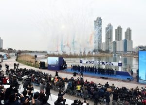 [화요기획] 얽히고설킨 실타래, 첫 삽 못 뜬 ‘청라시티타워’ 드디어 올해 돌파구 여나
