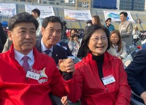“광주시 선수단 화이팅” 방세환 시장·주임록 의장 맞손 화이팅