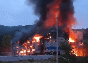 포천 내촌면 비닐제조공장서 불, 건물 3개 동 불에 타
