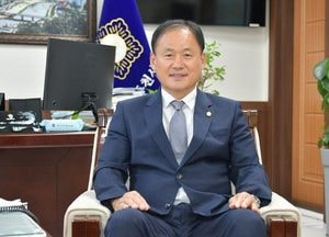 [인터뷰] 김승호 동두천시의회 의장 “시민을 감동케 하는 ‘내일을 여는 혁신의정’ 펼칠 것”