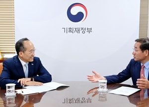 [화요기획] 취임 1년 맞은 유정복 인천광역시장, 제물포 르네상스 등 핵심 공약 이행에 승부수