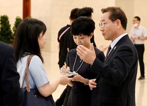 다보스포럼서 세계 경제지도자들 만난 "유정복 인천시장"