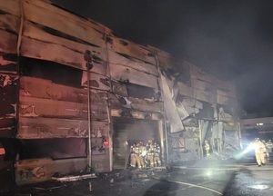 광주 오포 식자재 보관창고에 불, 33분 만에 진화