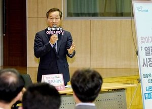 유정복 ‘청라연장선  2027년 개통’ 재강조...서구 주민들 만나 대화
