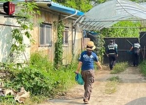 동물권단체, 개도살 현장 급습 '불법 도살자 2명 체포'
