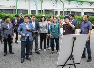 화성시의회, 수원 공공하수 처리시설 및 슬러지 처리시설 현장 점검