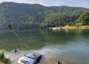 포천, 승합차 저수지에 빠져...70대 운전자 사망