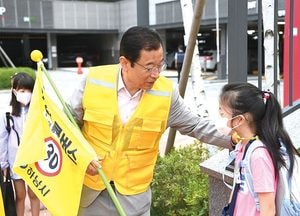 하남시 ‘워킹스쿨버스’ 사업 호평...이현재 시장, 일일 도우미 변신