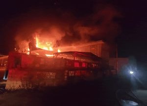 김포 양촌읍 건설자재 공장서 한밤중 불...공장 1개동 전소