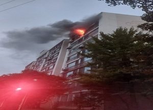 안산 아파트서 새벽 불, 주민 50여 명 대피소동