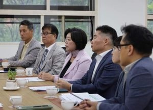 이한준 LH 사장 만난 신계용 과천시장, "가정어린이집 임대료 기준 완화" 건의