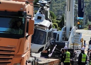 포천 고모저수지 추락 민간 헬기...인양 작업 '완료'