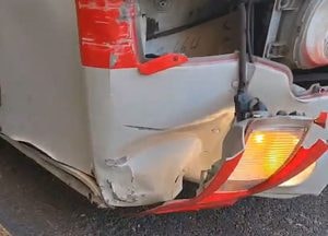 구리 인창동서 통근버스와 승용차 사고...통증 호소
