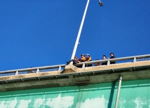 여주 세종대교서 투신 시도 50대 무사히 구조