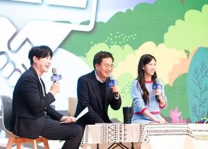 김동연 경기지사, 9천여 경기도민과 함께 '맞손토크'