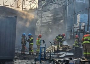 화성 컨테이너 제작 공장서 불, 인명피해 없어