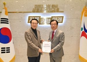 이현재 시장 건의에 임태희 교육감 화답 "하남교육지원청 신설 내년 3월 목표 추진, 과밀학급 해소 약속"