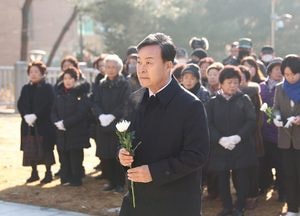 김성제 의왕시장, 현충탑 참배로 새해 시작