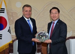 유정복, 루마니아 명예영사관 오는 26일 송도 개관 축하