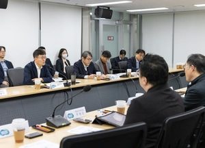 인사말 하는 김현곤 경제부지사
