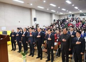 노인대학 입학식 참석 “박형덕 동두천시장, 배움의 뜻 세우신 어르신들께 경의"