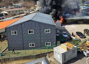 광주 초월읍 가구공장서 불, 인명피해 없어