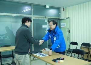 유동수 의원 “3선 도전 출사표”...인천 계양구갑 후보자 등록