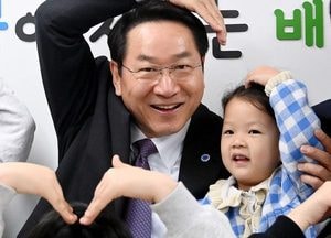옹진 북도면 찾은 유정복…“기반시설 더욱 확충”