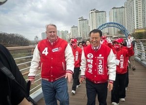 인요한 위원장, 파주 친정 후보 지원…인요한-박용호 ‘운정·교하’ 표심 자극