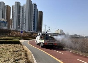 동두천시, 쾌적한 환경 위해 ‘모기 유충’ 집중 방제 활동 추진