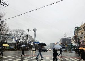[내일 날씨] 경기·인천(15일, 월)...새벽부터 '비' 최대 40㎜