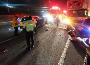 새벽 영동고속도로서 작업차량 추돌사고...20대 소형 SUV차량 운전자 숨져