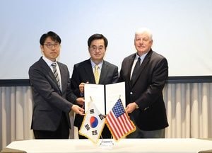 김동연 - 美 바이오콤 CA와 ‘바이오산업 파트너십’