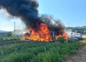 이천 사음동 창고용 컨테이너서 불, 60대 남성 사망