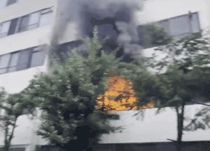 [영상] 평택 비전동 아파트서 불, 조리 중 쏟아진 단잠이 원인