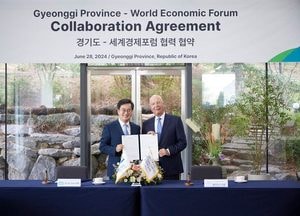 김동연, 세계경제포럼과 협력 협약 체결...10월 개소 ‘4차산업혁명센터’ 성공적 운영 합심