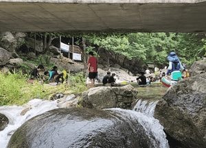 [내일 날씨] 경기·인천(15일, 월)...낮부터 돌풍 동반 '소나기' 당분간 무더위
