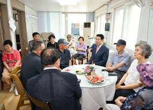 백영현 포천시장 "현장에 답" 협소한 경로당 3곳 찾아 애로사항 청취