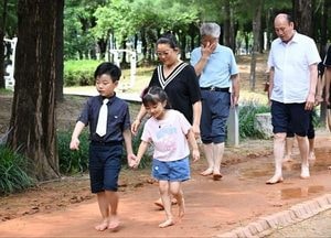 박형덕 동두천시장, “지역 청소년과 황톳길 맨발 걷기 체험”