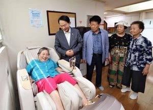 인천 동구, 관내 경로당 38개소에 안마의자 지원 “김찬진 구청장 경로당 방문 때, 어르신들 설치 요청”