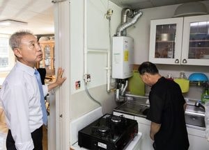 윤환 계양구청장, 경로당 순회 방문...폭염 속 '어르신 안부' 챙겨