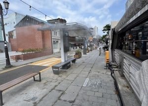 인천 중구, 청사에 폭염저감시설 ‘스마트 쉼터’ 조성… 쿨링포그, 날씨 정보 제공