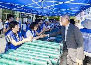 인천 계양구 ‘태극기 나눔행사’ 개최… ”나라 사랑의 마음 확산되길 ”