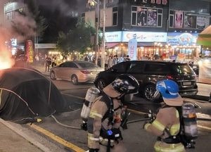 용인 기흥구 테슬라 전기차서 불, 이동식 소화주조·질식소화덮개 사용해 초진
