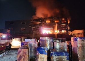 김포 가구 공장서 한밤 중 불, 10시간33분 만에 진화