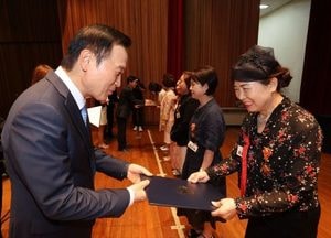 임태희 교육감, “퇴직 교원, 후배에게 교육의 푯대·이정표이자 교과서”